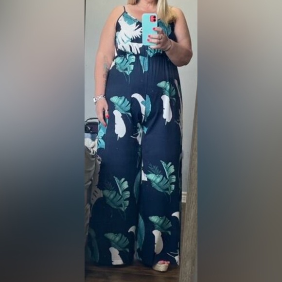 SHEIN Holidaya Plus Tropical Print Wide
Leg Cami Jumpsuit - Picture 8 of 10